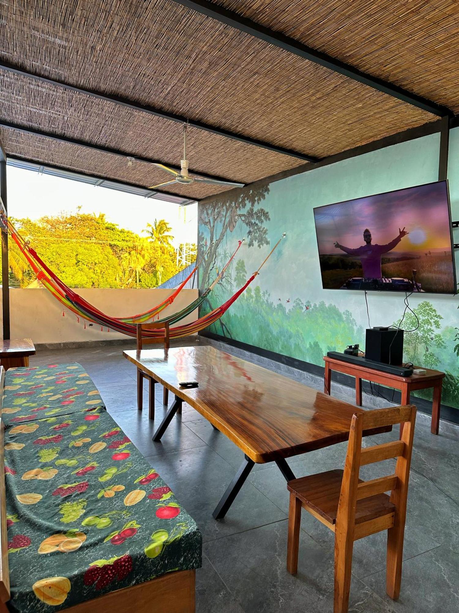Sandy Toes Hostel Самара Экстерьер фото